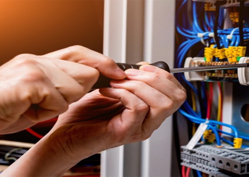 NR-10 - SEGURANÇA EM INSTALAÇÕES E SERVIÇOS EM ELETRICIDADE  (BÁSICO)